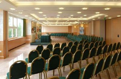 Sala de conferencias en el Hotel Arena - las salas son ideales para organizar eventos y reuniones - ✔️ Hotel Arena**** Budapest - Hotel wellness a precio favorable alrededor del Estadio Papp Laszlo