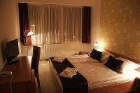Canada Hotel Budapest - habitación romántica de tres estrellas a precio asequible