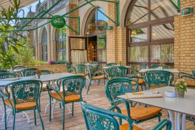 Terraza Danubius Grand Hotel Budapest - Grand Hotel Margitsziget - ✔️ ENSANA Grand Hotel Margitsziget Budapest - Ensana Hotel Margitsziget