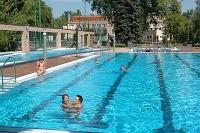Piscina al aire libre - Holiday Beach Budapest - hotel Wellness - Budapest - Hungría - Wellness - Hotel de Conferencias