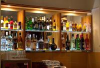 Six Inn Hotel drinkbar con cócteles y drinkspecialities en Budapest