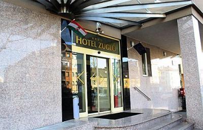 Entrada del Hotel Zuglo Budapest - hotel de 3 estrellas en Budapest - Hotel Zuglo Budapest*** - hotel barato en la zona verde en Budapest