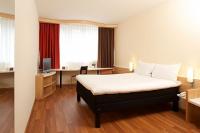 Hermosa y luminosa habitación doble en el Hotel Ibis City - Budapest 
