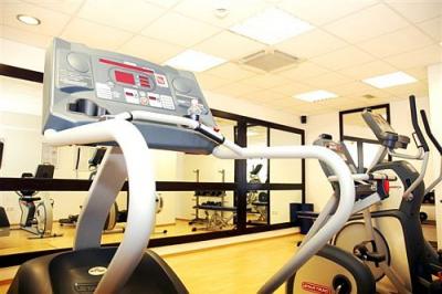 Sala de fitness en el Hotel Leonardo Budapest - hotel de 4 estrellas - reservación de habitación con descuento - Leonardo Hotel**** Budapest - hotel 4 estrellas vecino al Gran Boulevar y al puente Petofi