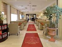 Lobby del Leonardo Hotel Budapest, cómodo y lujoso hotel en el centro de Budapest